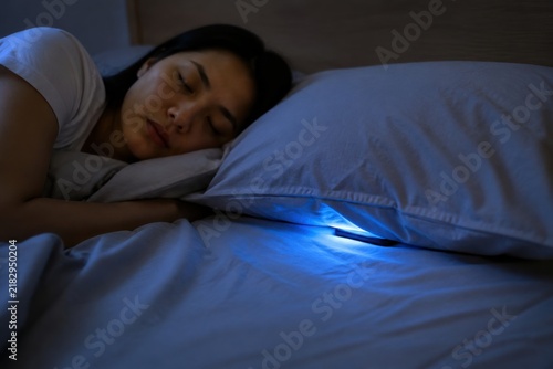 Tapety artystyczne Smartphone under Pillow