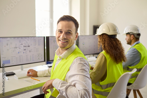 Cuadro en lienzo Engineers operators controlroom monitoring industry safety analysis technology
