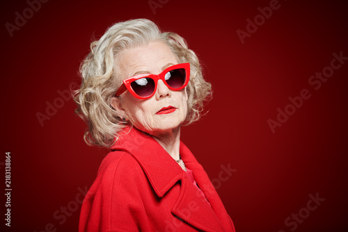 Scarlet Sunglasses Glamour