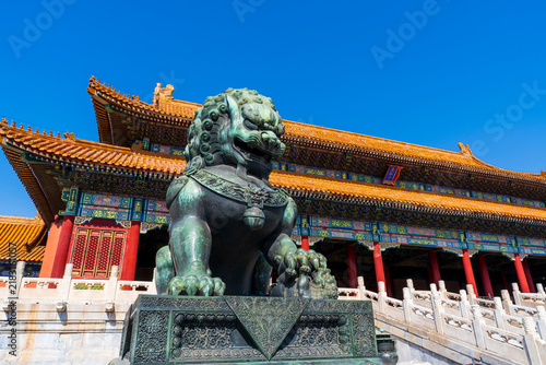 Foto Bronze Lion at the Forbidden City in Beijing