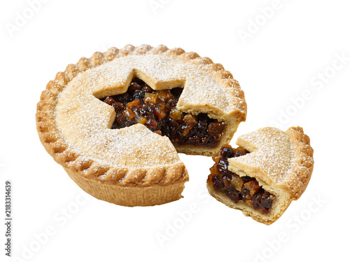 Konstfotografi Traditional golden brown mince pie featuring a star cutout and delicious fruit f