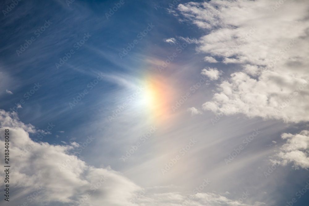 Obraz premium Beautiful parhelion rainbow effect in the atmosphere on a bright day