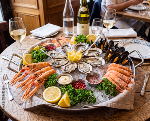 délicieux plateau de fruits de mer