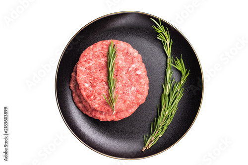 Fotografía Raw veal and beef minced meat cutlets for burgers with herbs on plate isolated o