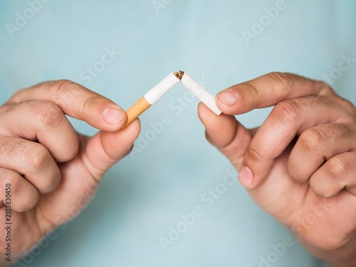 Canvastavla Breaking a Cigarette to Quit Smoking and Break the Habit