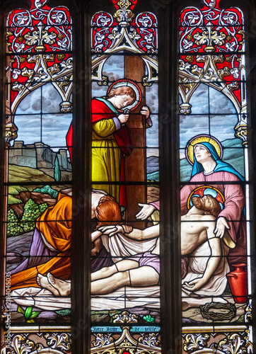 фотографія Stained glass depicting the lamentation of Christ