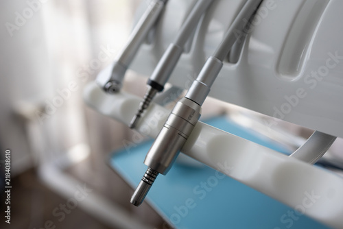 Quadro su tela Professional Dental Handpieces on Modern Dental Unit in Contemporary Clinic