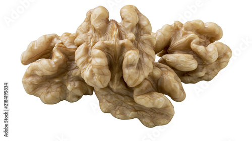 Fotografía Isolated fresh shelled walnut halves, grouped and ready for healthy eating or cu