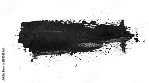 Pincelada de tinta preta com textura artística e respingos isolada em um fundo branco puro, ideal para design gráfico, elementos de sobreposição e projetos criativos.