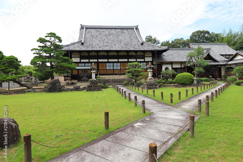 Foto A Japanese temple : a scene of the precincts of a subordinate one of Eiho-ji Tem