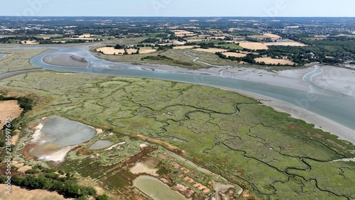 Foto Survol du golfe du Morbihan en été avec l'île d'Arz au premier plan