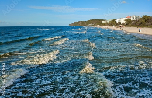 Misdroy (polnisch: Międzyzdroje), oft als die „Perle der Ostsee“bezeichnet, ist eines der beliebtesten und lebhaftesten Seebäder an der polnischen Ostseeküste.
