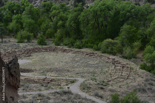 Fotografie Ancient Pueblo Culture Ruins in Bandelier Canyon New Mexico