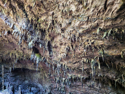 Canvastavla Spiky Stalactites and Mineral Vault Texture in Gruta do Lago Azul Cave