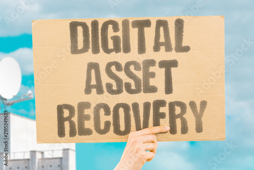 Konstfotografi "Digital asset recovery" Law enforcement returns confiscated cryptocurrency to rightful owner
