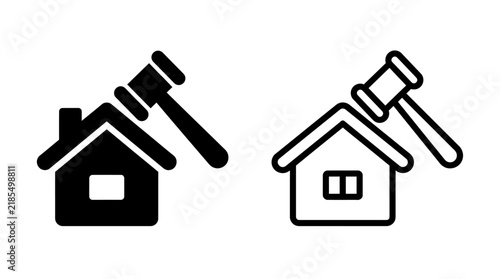 фотографія Real estate property auction gavel icons depicting house foreclosure