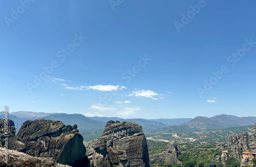 Konstfotografi View from the observation point of the Fanari castle of the boundless Thessaly plain surrounded by long mountain ranges on the horizon