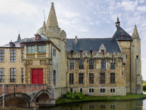 Принти на полотні Flemish medieval castle