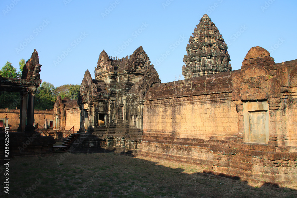 Obraz premium ruined buddhist and hindu khmer temple (banteay samre) in angkor in siem reap in cambodia 