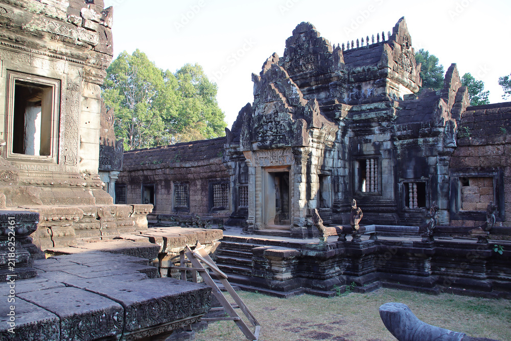 Obraz premium ruined buddhist and hindu khmer temple (banteay samre) in angkor in siem reap in cambodia 