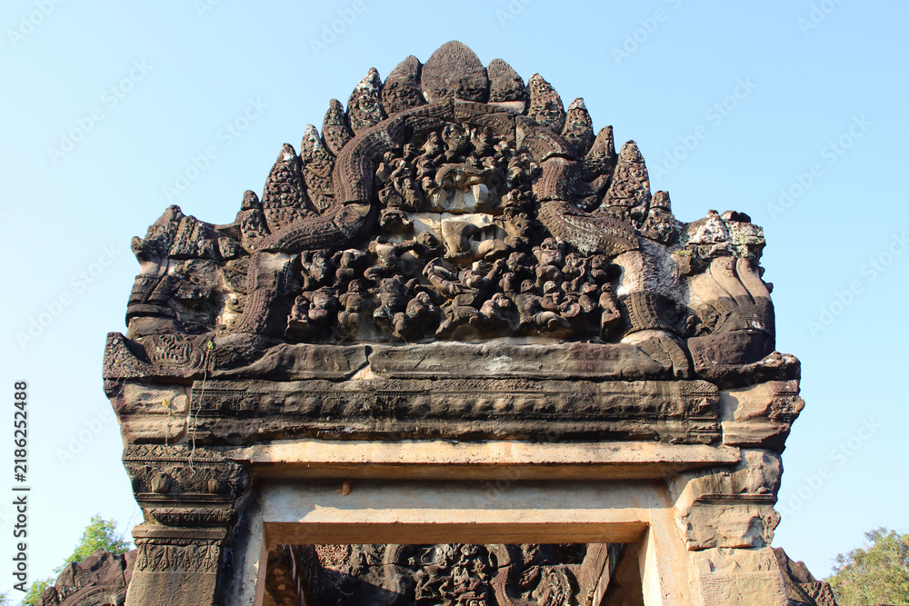 Obraz premium ruined buddhist and hindu khmer temple (banteay samre) in angkor in siem reap in cambodia 