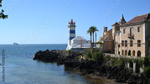 Fotografie lighthouse on the coast of cascais, portugal