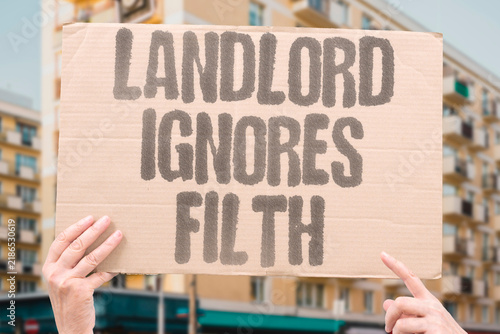 Foto "Landlord ignores filth" Property owner neglects maintenance and sanitation