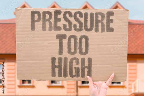 Konstfotografi "Pressure too high" Hypertension silently damages vessels and organs without obvious warning signs