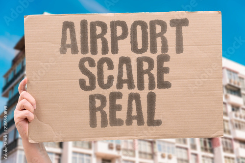 Konstfotografi "Airport scare real" Passenger experiences frightening incident, security threat, or emergency evacuation