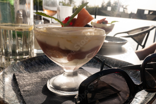 Картината върху платно Summer dining, alfresco