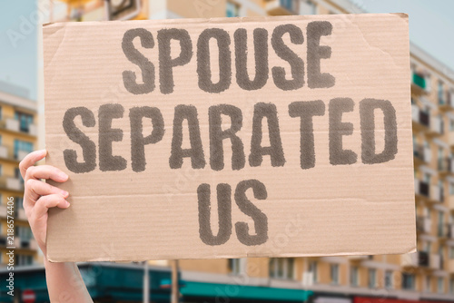 Foto "Spouse separated us" Immigration laws force painful family separation choices