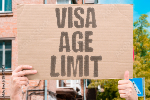 Foto "Visa age limit" Older applicants face additional scrutiny and higher rejection rates