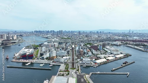 港湾都市の風景ドローン空撮。都市, 社会, 交通, 港湾, 建設, 埋立地, 不動産, 展望