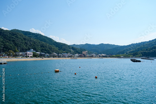 Plakat 小浜市の人魚の浜海水浴場の海岸線