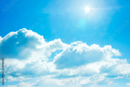 Obraz na płótnie 青空と太陽の光