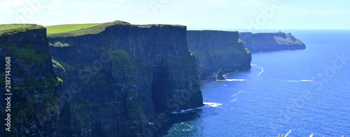 Fotografie The famous Cliffs of Moher on the Cliffs of Moher  in County Clare, Ireland