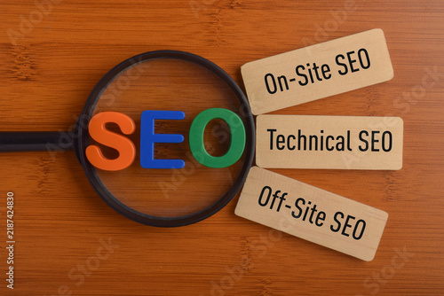 Fotografía SEO concept featuring colorful letters and labels for on-site, technical, and off-site SEO, representing search engine optimization and digital marketing