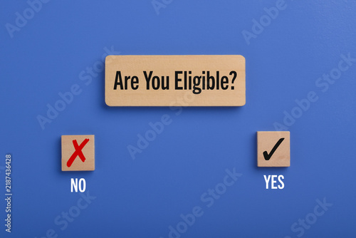 Quadro su tela Sign asking whether someone is eligible, with yes and no choices, representing qualification, selection, approval, eligibility, and decision making