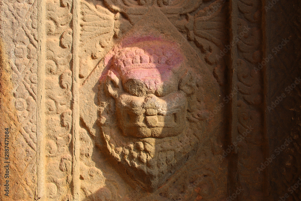 Obraz premium ruined buddhist and hindu khmer temple (preah ko) in angkor in siem reap in cambodia 