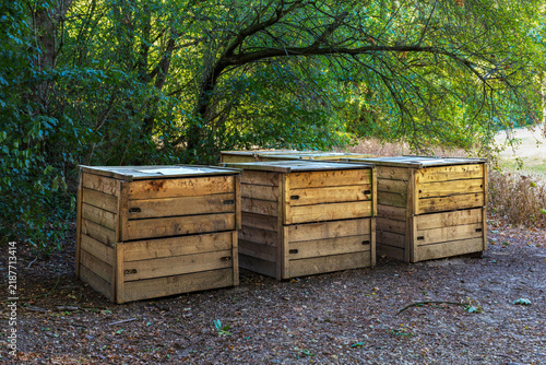 Foto Composting system, wooden bin, composter for organic waste