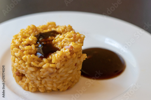 Canvastavla Angled Pumpkin Speck Risotto With Guinness Reduction