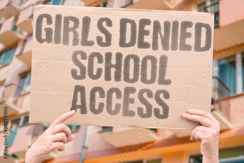 Foto "Girls denied school access" Educational system excludes young women