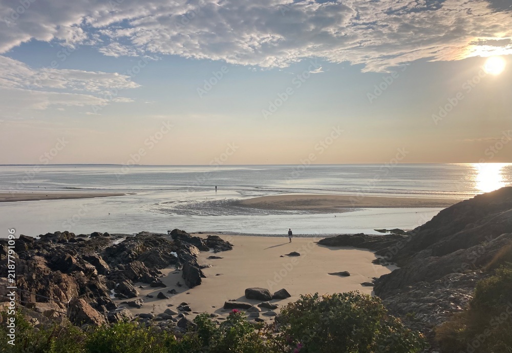 Obraz premium sunrise on the beach in coastal Maine 
