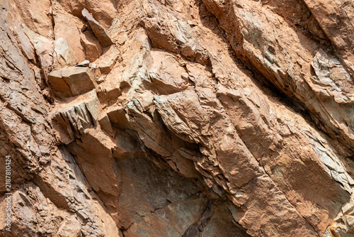 Cuadro en lienzo Gaspesie, Quebec, 02 September 2026 : Close up of a rough fractured reddish rock