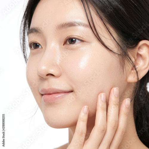 Hydration Absorption, Skin Hydration, Moisture Absorption, Moisture Penetration, Skin Moisture, Hydrating Effect, Moisture Supply, Skin Barrier, Hydration Layer, Moisturizing Ingredient, Skin Absorpti