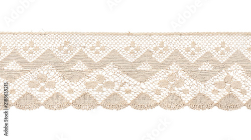 Canvastavla Wide ivory lace trim with floral openwork and scalloped edge on a transparent ba