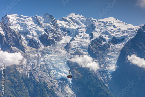 Le Massif du Mont-Blanc en saison d'été