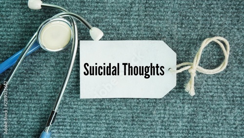 Konstfotografi Stethoscope and paper tag with the word Suicidal thoughts