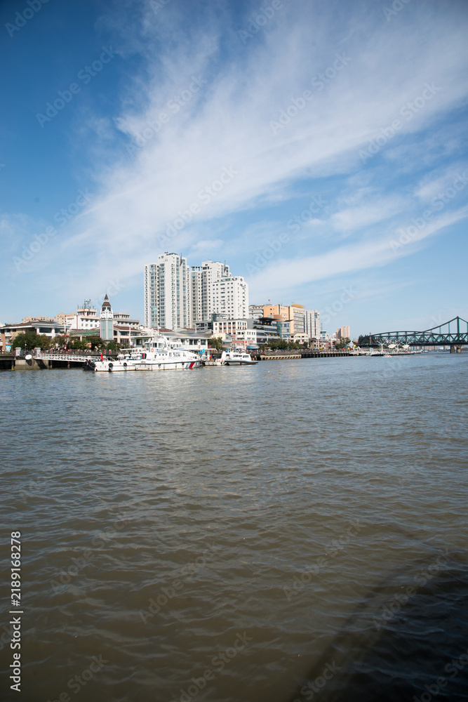 Obraz premium Dandong Riverfront Cityscape, Liaoning Province, China