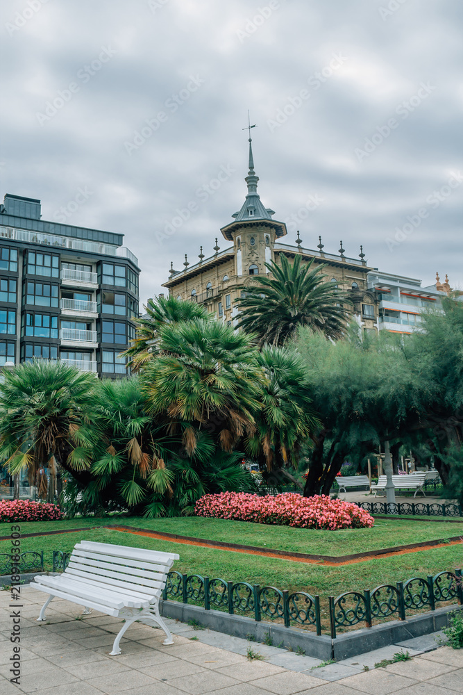 Obraz premium Alderdi-Eder Gardens in San Sebastian, Spain